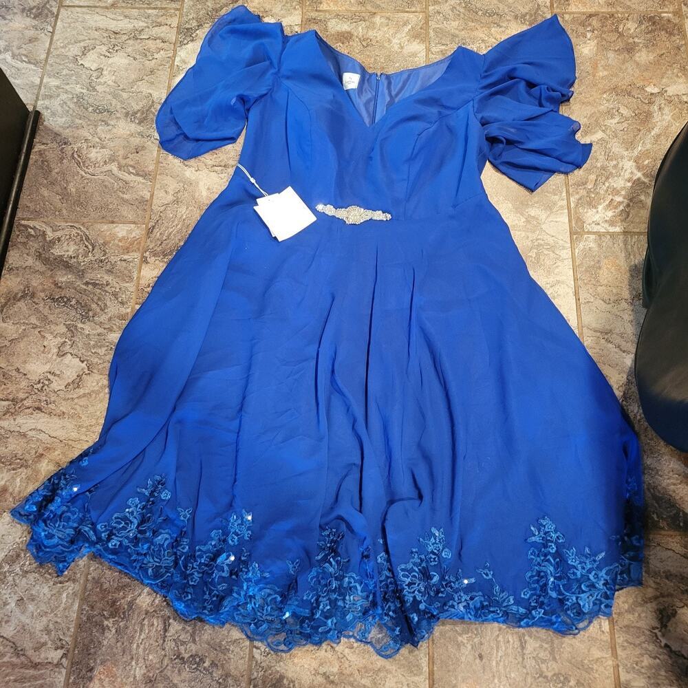 Lanting Bride Royal Blue‎ Formal Dress Women’s Size 14 Puff Sleeve Lace Hem